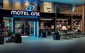 Motel One Hamburg Am Michel